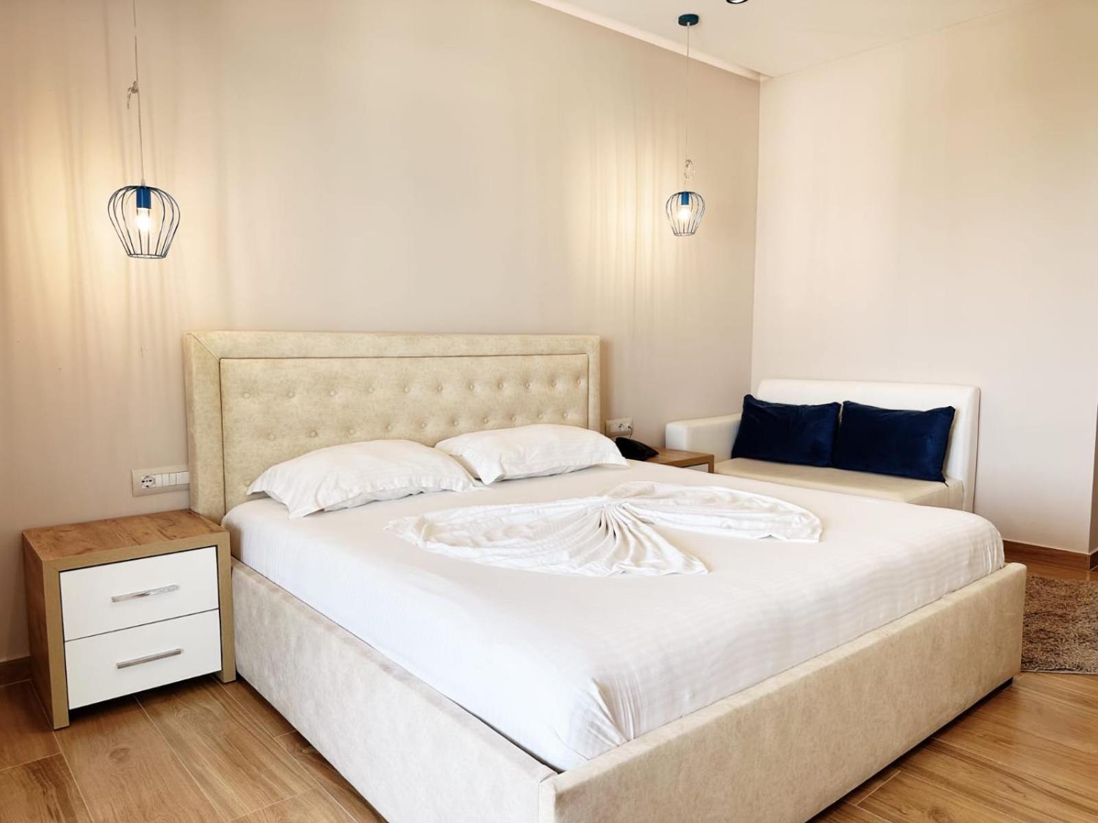 Hotel Ujvara Ksamil Exteriör bild