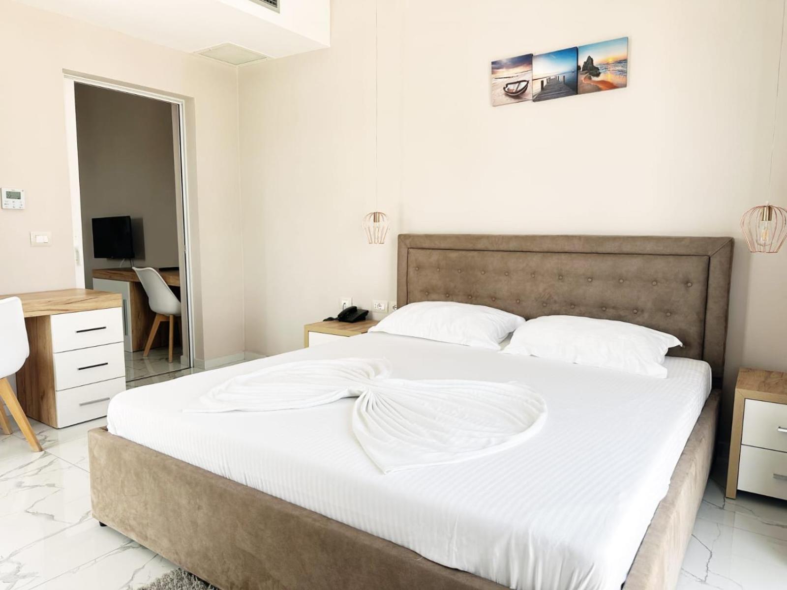 Hotel Ujvara Ksamil Exteriör bild