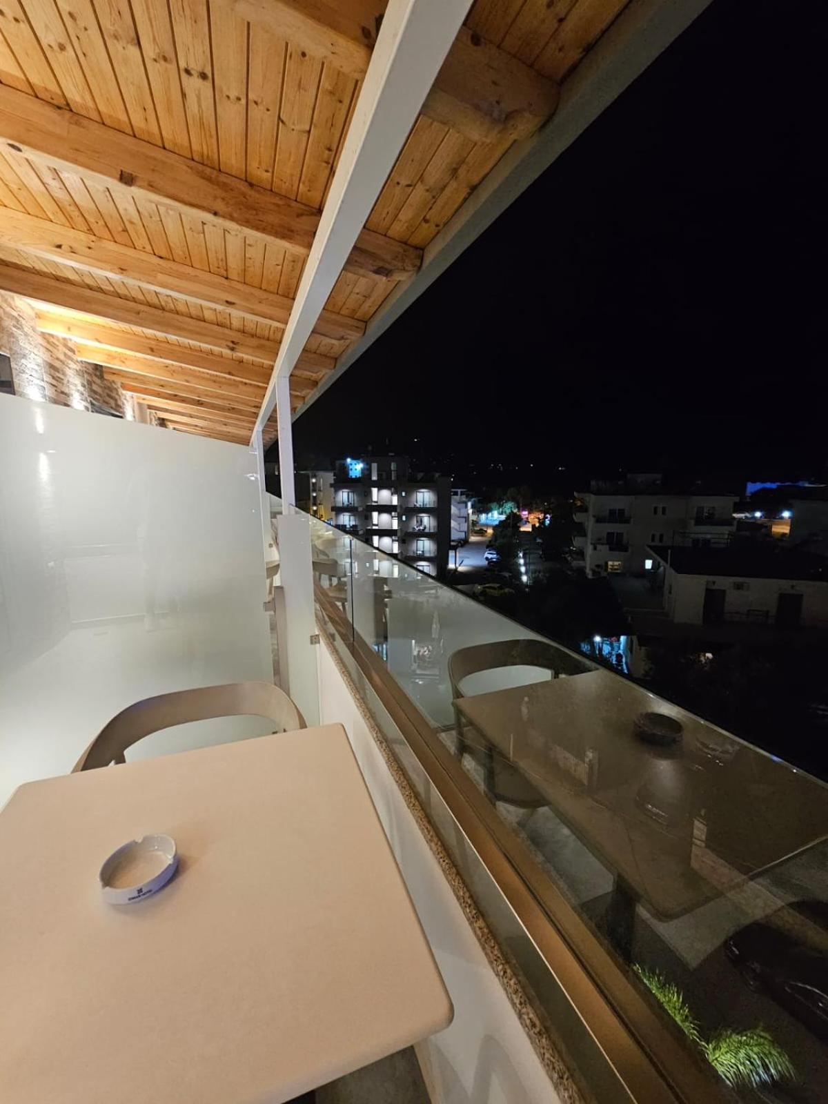 Hotel Ujvara Ksamil Exteriör bild