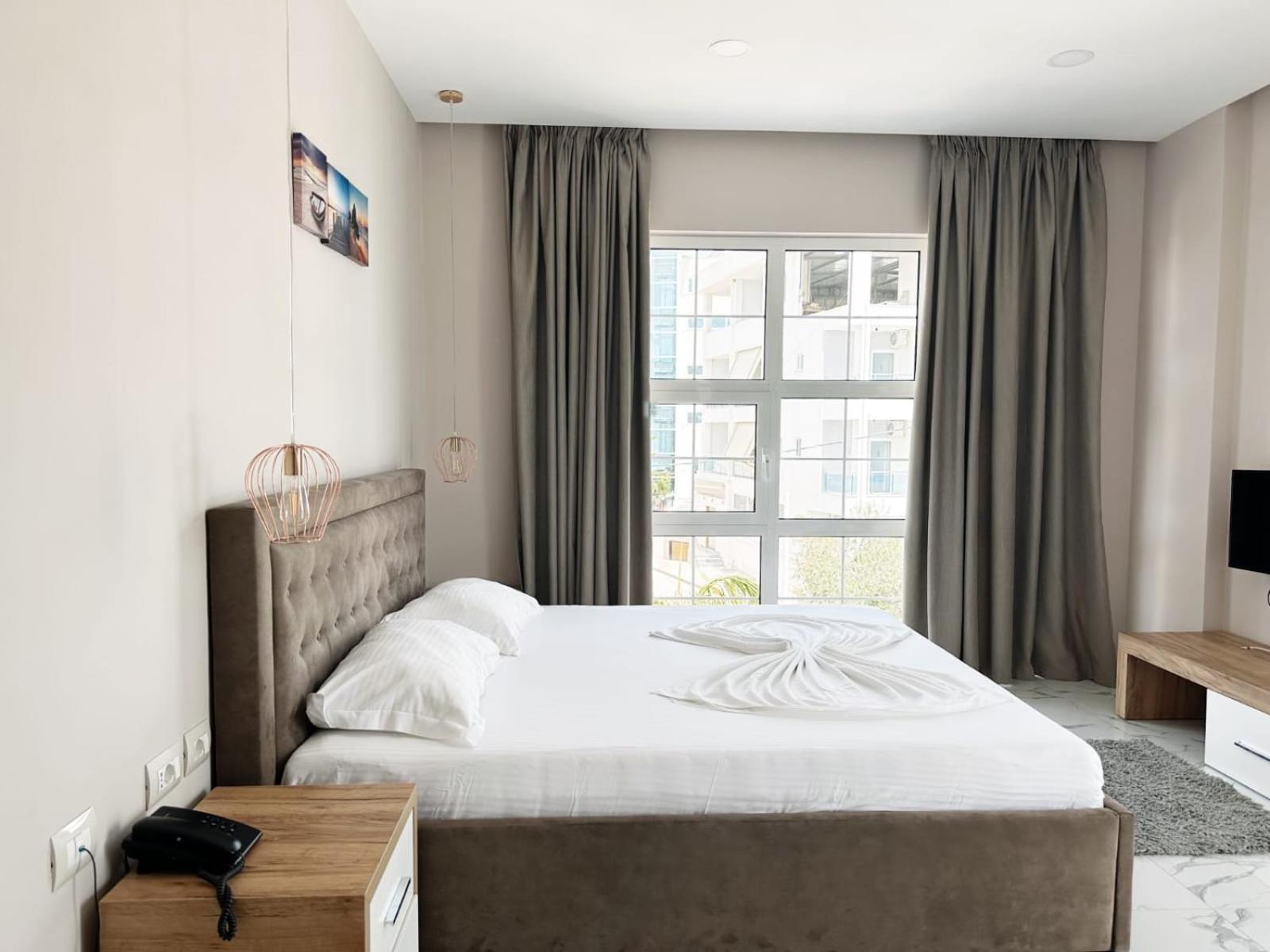 Hotel Ujvara Ksamil Exteriör bild