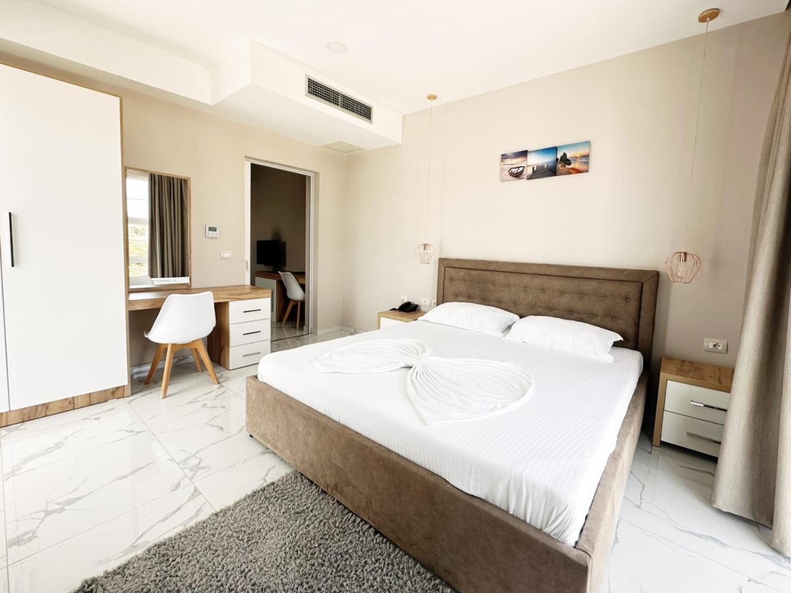 Hotel Ujvara Ksamil Exteriör bild
