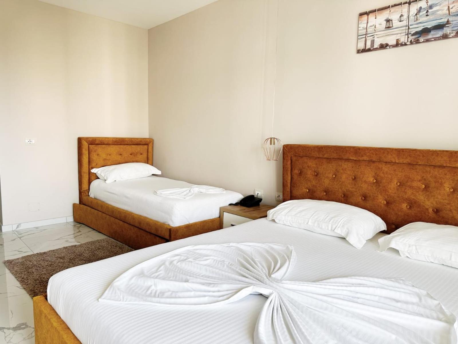 Hotel Ujvara Ksamil Exteriör bild