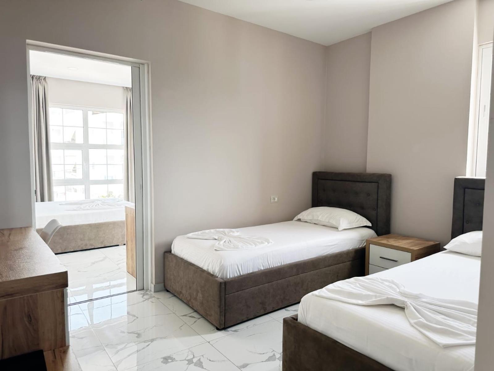 Hotel Ujvara Ksamil Exteriör bild