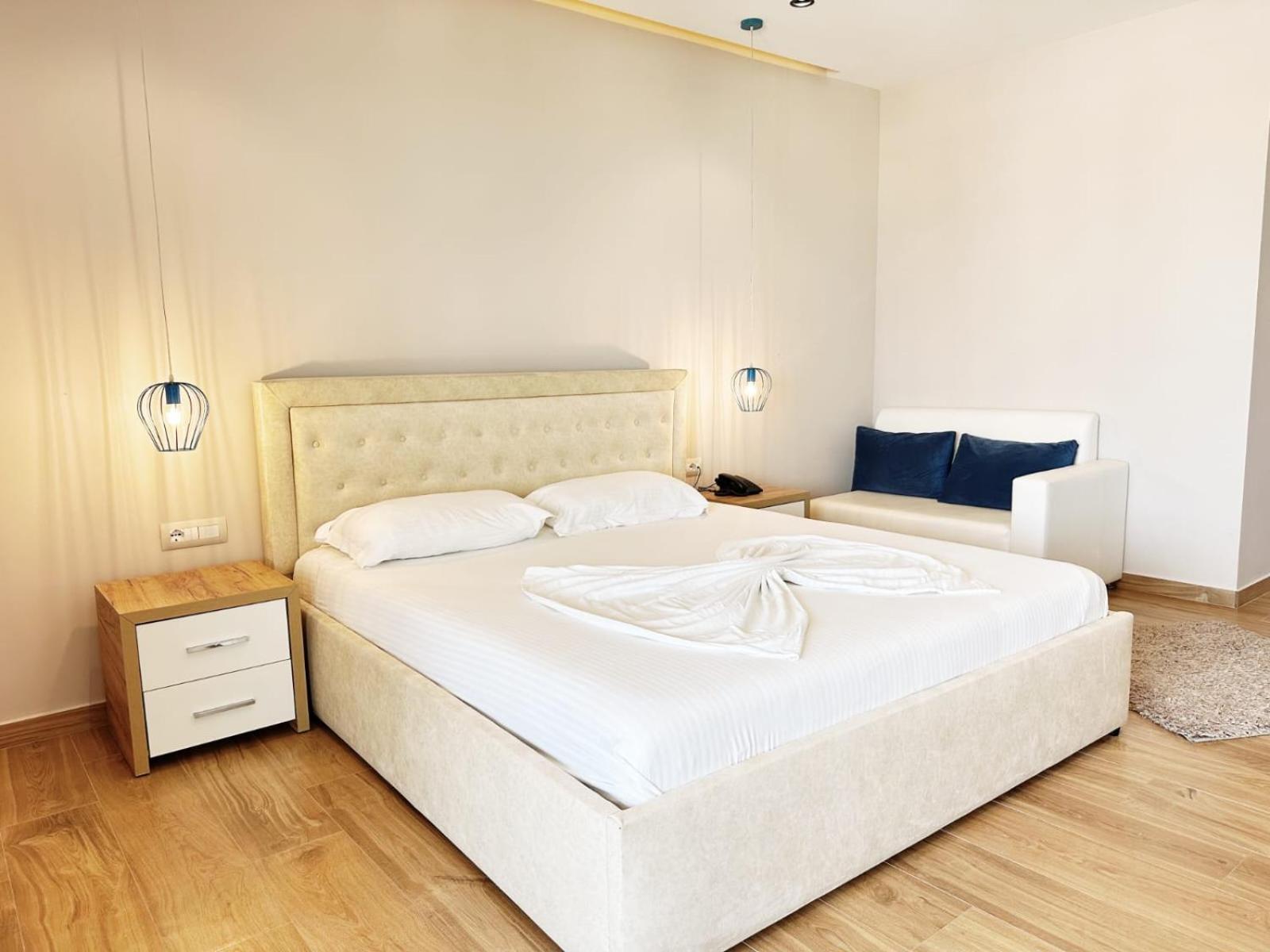 Hotel Ujvara Ksamil Exteriör bild